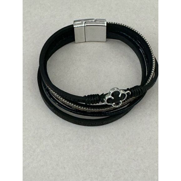Clover Bracelet Black‎ Magnetic Snap - Picture 1 of 5